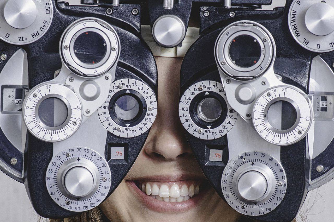 girl_eye_exam2-bkground_med